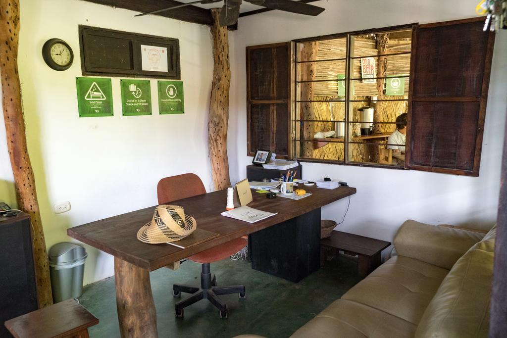 Hostal La Media Luna Palomino Εξωτερικό φωτογραφία