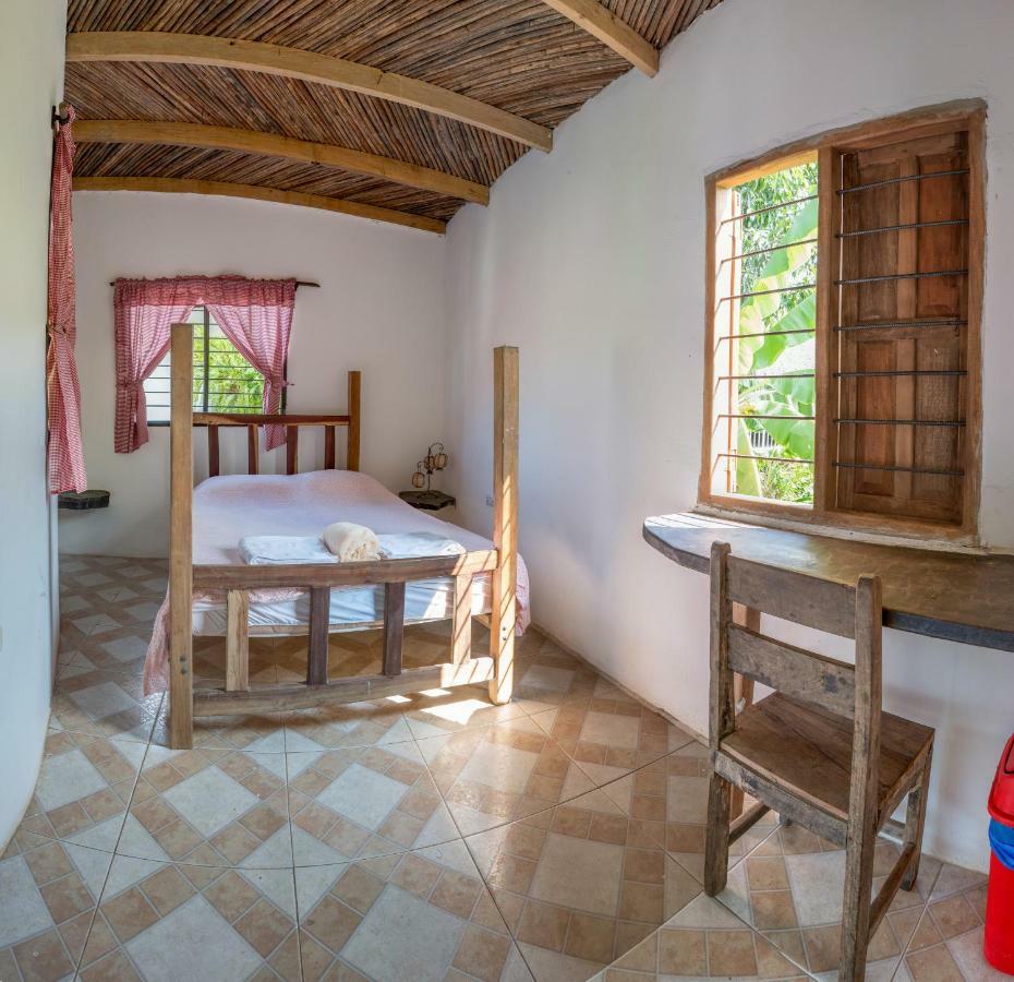 Hostal La Media Luna Palomino Εξωτερικό φωτογραφία